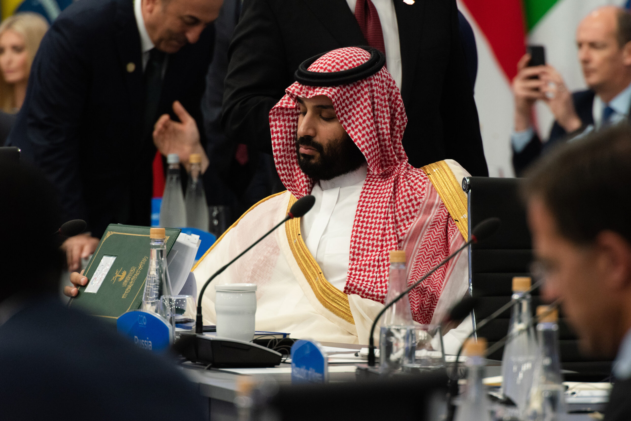 Саудовская аравия вопросы. Принц Мухаммед Бин Салман. Мухаммед ибн Салман Аль Сауд и Байден. Байден принц Мухаммед Саудовская Аравия.